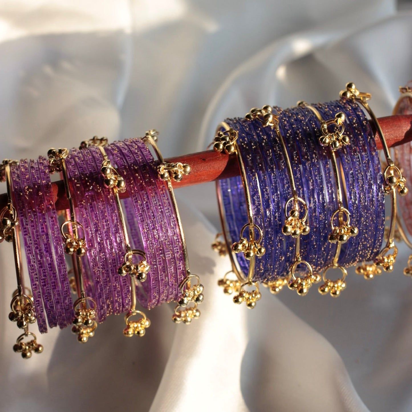 Viral 12 Kashmiri Premium Glass Bangles with 4 Kashmiri Ghungru