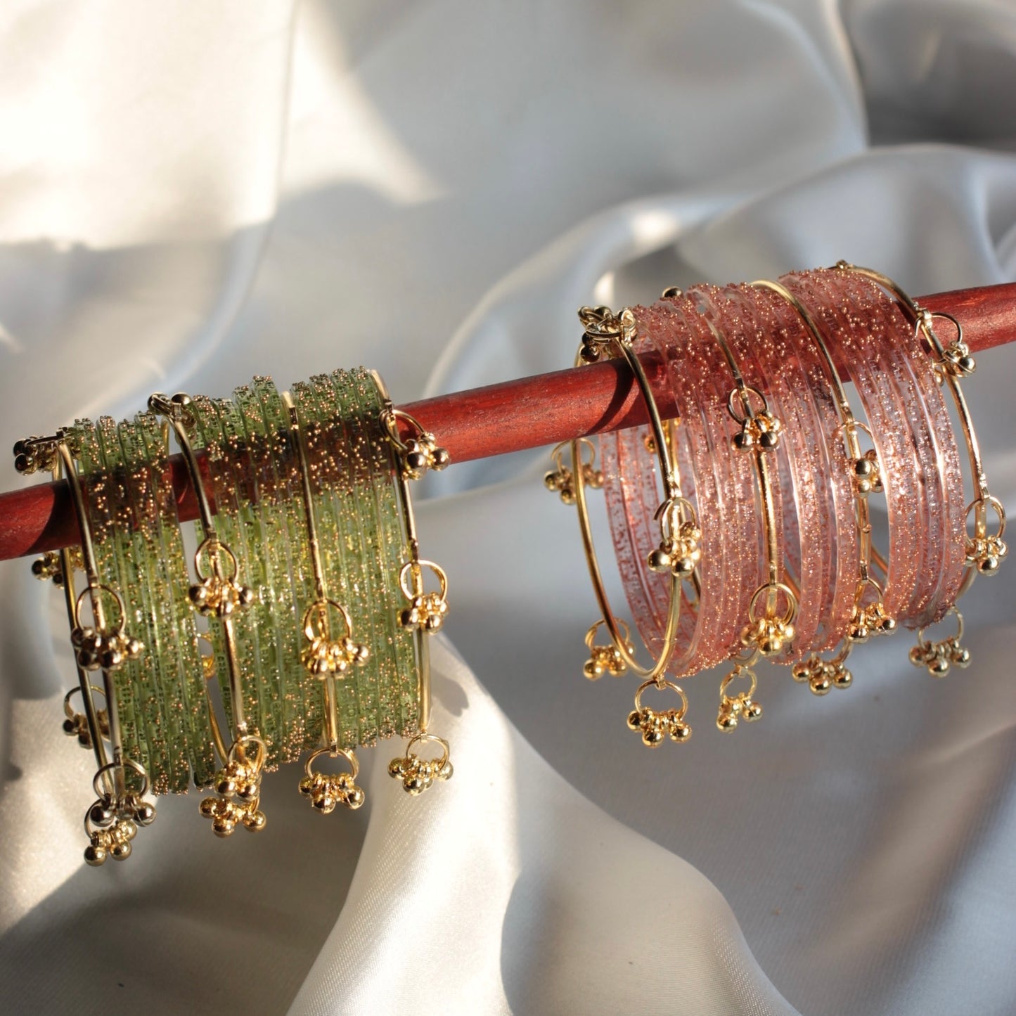 Viral 12 Kashmiri Premium Glass Bangles with 4 Kashmiri Ghungru