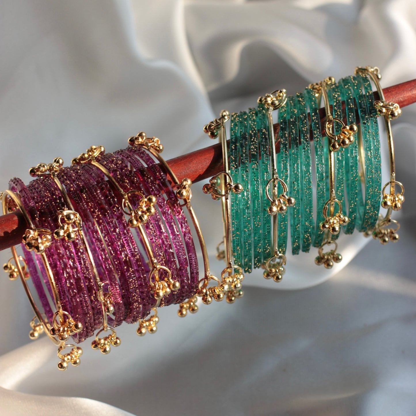 Viral 12 Kashmiri Premium Glass Bangles with 4 Kashmiri Ghungru