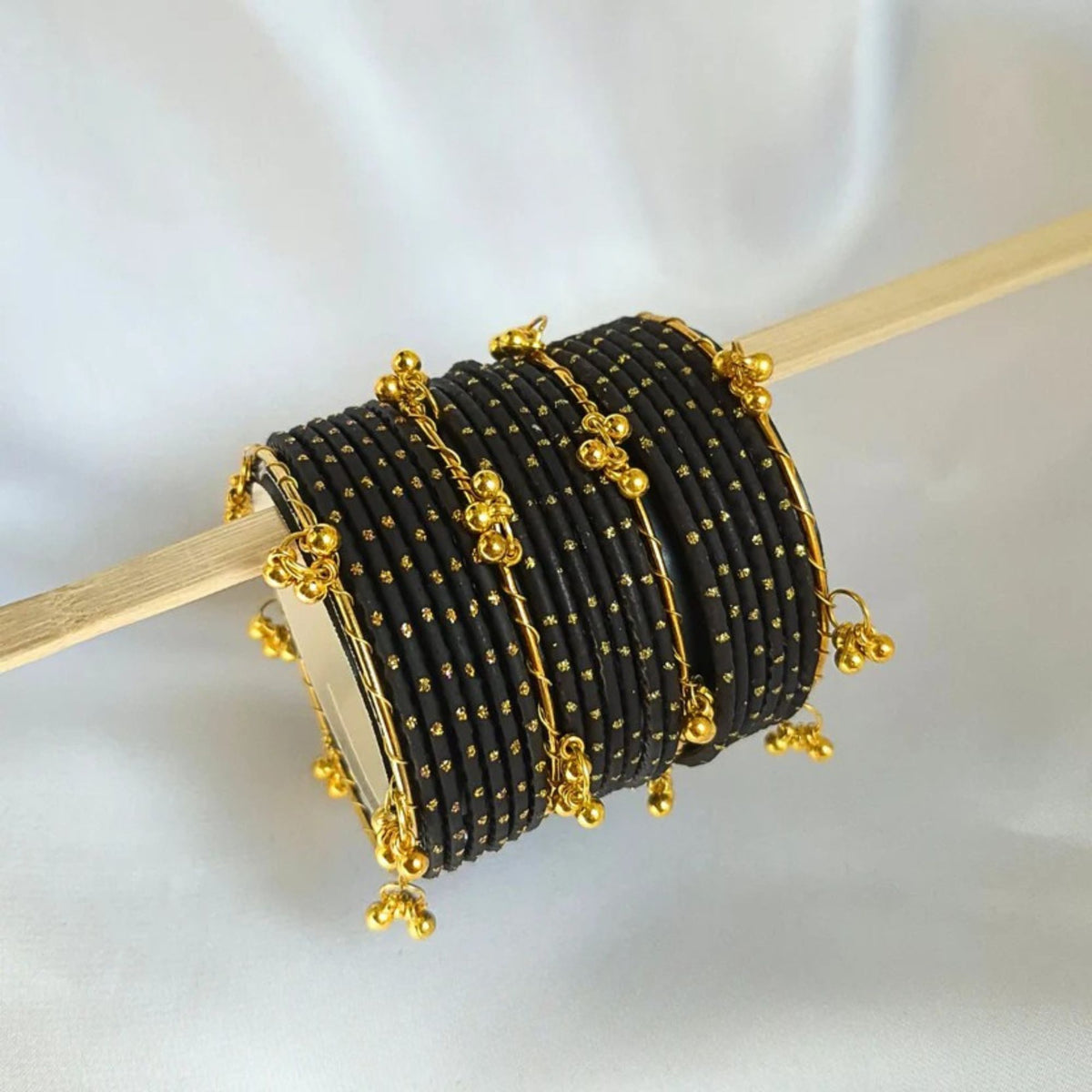 Viral Dotted 16 Kashmiri Glass Bangles with 4 Kashmiri ghungru